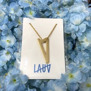 LAUV V NECKLACE